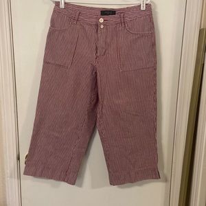 🌹- Size 12 medium women’s red stripe capris.